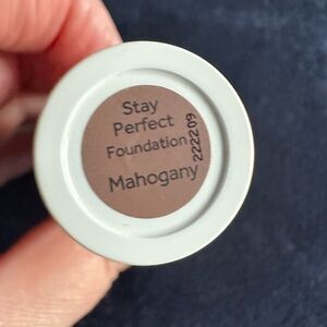 No7.   Stay Perfect Foundation in Mahogany